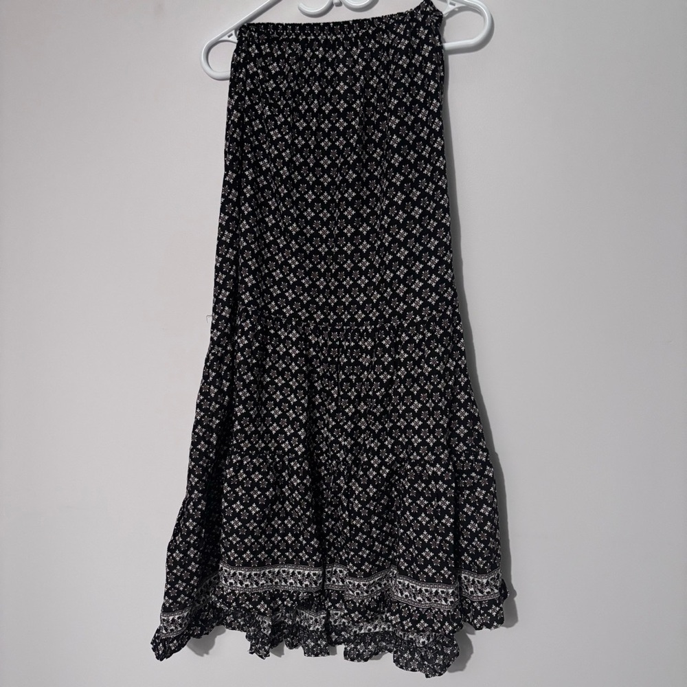 Boho Black Floral Maxi Skirt – Flowy Ruffle Hem, Elastic Waist
